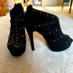 Guess spiked booties